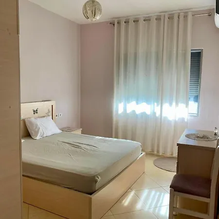 Apartment Green Apartment Paskuqan